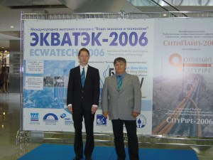 Dr. Elmar Fuchs (right) and Dipl. Ing. Johannes Larch (left) at a Water Conference in Russia